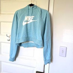 Cropped Nike hoodie